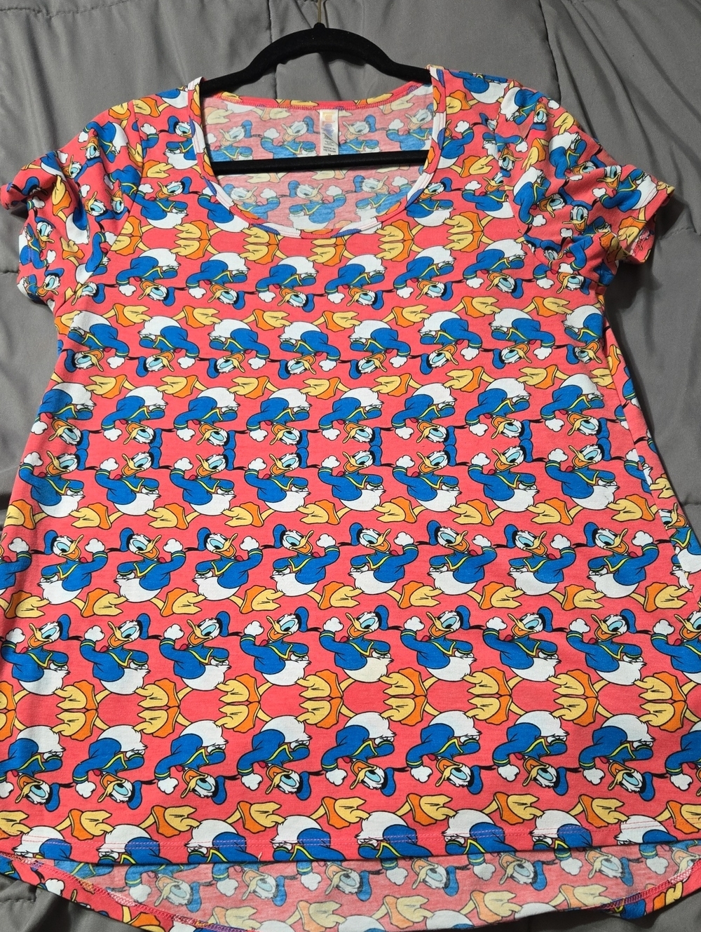 Womens LuLaRoe Pink Short Sleeve Tee with Donald Duck All-Over Print Size M